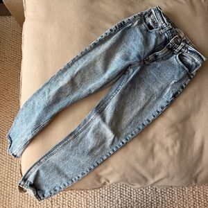 Abercrombie & Fitch High Rise Mom Jean